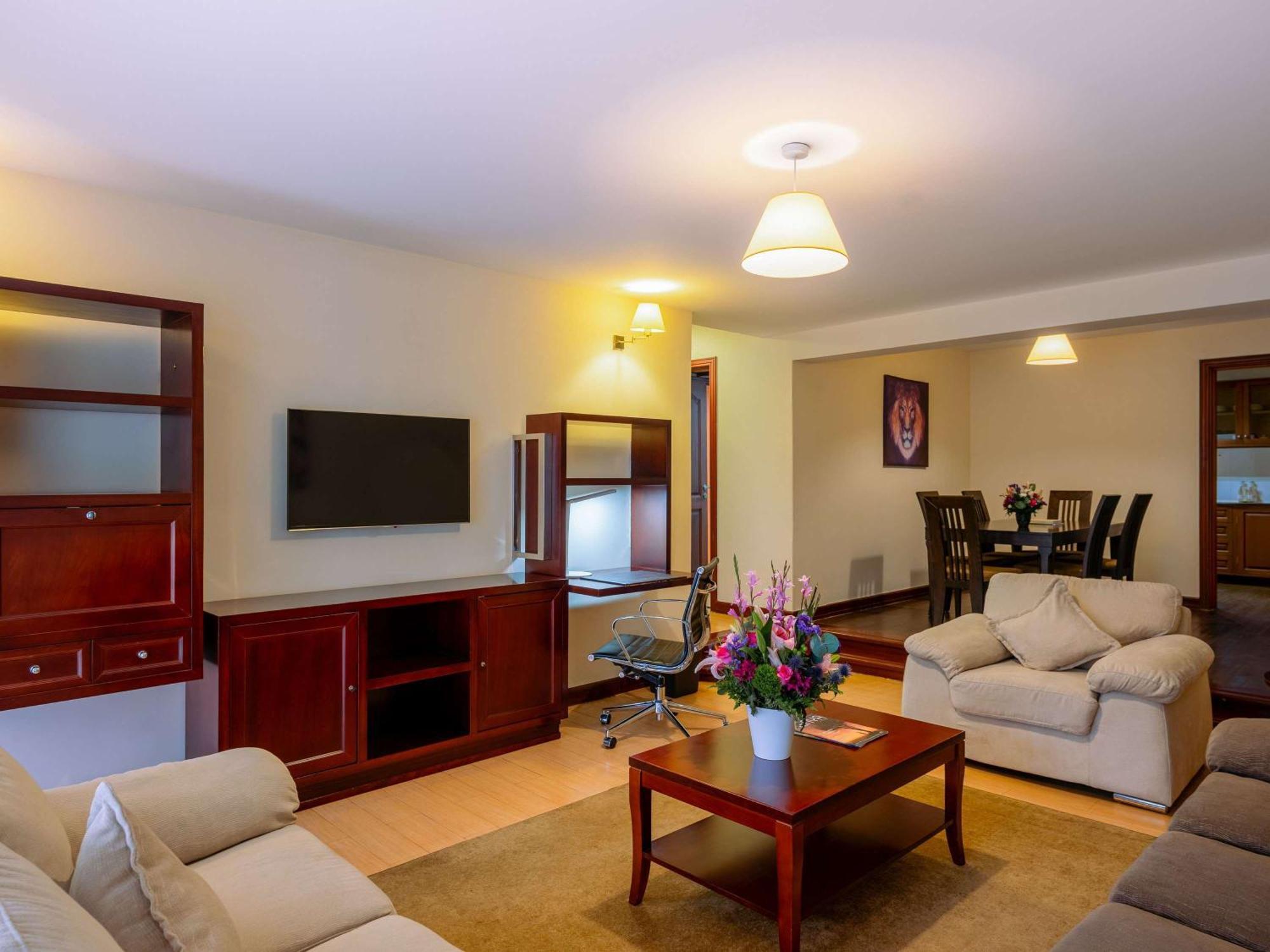 Moevenpick Hotel & Residences Nairobi Exterior foto