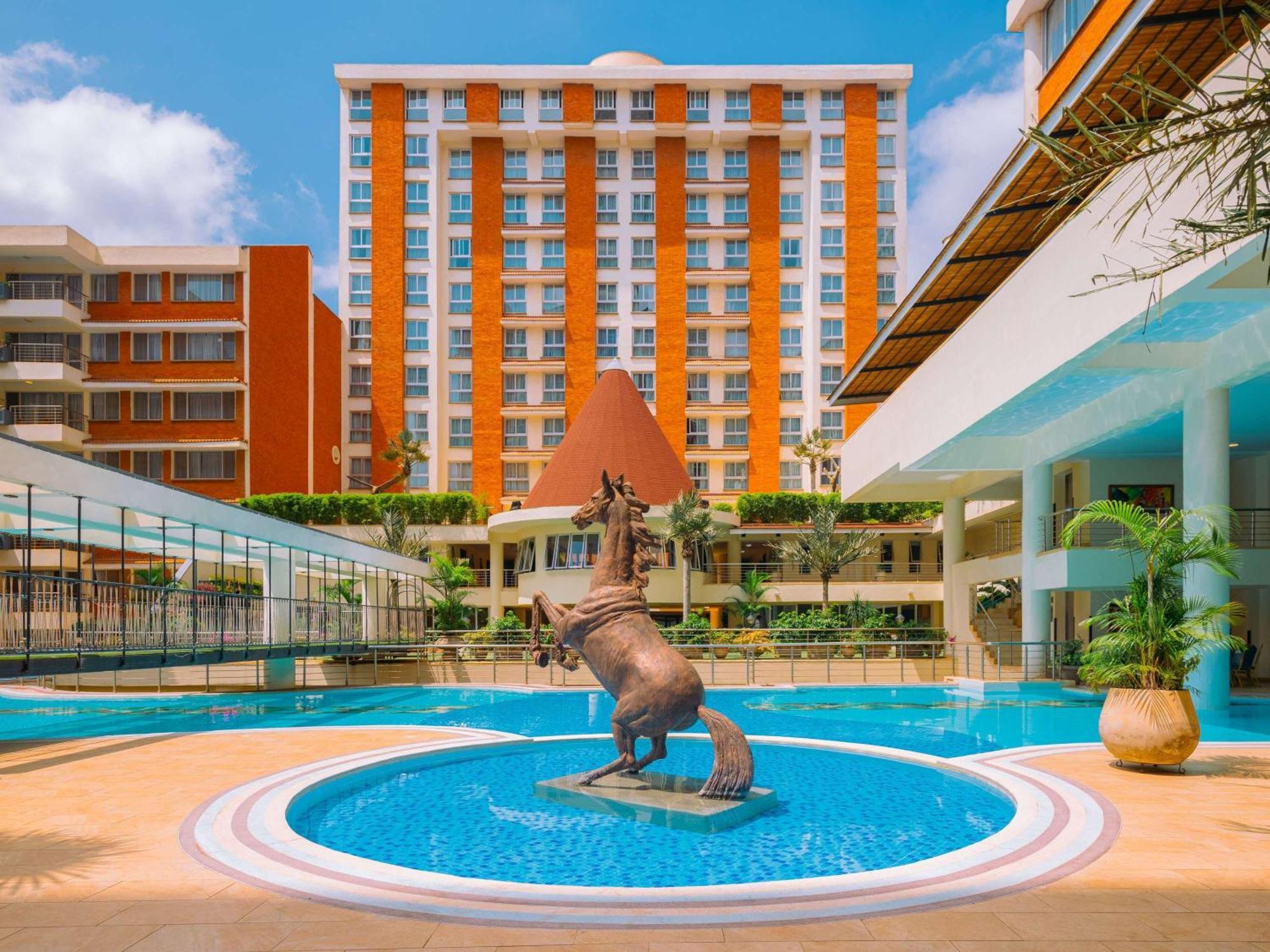 Moevenpick Hotel & Residences Nairobi Exterior foto